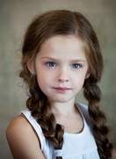 model Molchanova Elina   
Year of birth 2004   
Eyes color: grey-blue   
Hair color: light brown