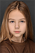 model Lapshina Malika   
Year of birth 2011   
Eyes color: brown   
Hair color: light brown