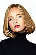 model Posohava Anabella   
Year of birth 2010   
Eyes color: green   
Hair color: blond