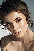 model Sinitsa Alena   
Year of birth 1997   
Height: 170   
Eyes color: brown   
Hair color: dark brown
