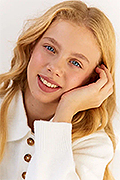 model Yakimova Aleksandra   
Year of birth 2011   
Eyes color: blue   
Hair color: blond