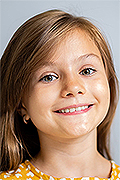 model Kalusheva Mariya   
Year of birth 2011   
Eyes color: green   
Hair color: light brown