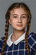 model Yashkina Elizaveta   
Year of birth 2011   
Eyes color: blue   
Hair color: light brown