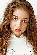 model Kagoyants Kira   
Year of birth 2011   
Eyes color: brown   
Hair color: dark brown
