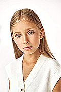 model Belousova Eva   
Year of birth 2012   
Eyes color: grey   
Hair color: light brown