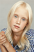 model Matusyak Lubov   
Year of birth 2012   
Eyes color: grey-green   
Hair color: blond