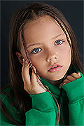model Slatina Viktoriya   
Year of birth 2015   
Eyes color: grey-blue   
Hair color: light brown