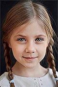 model Klagish Alisa   
Year of birth 2015   
Eyes color: grey   
Hair color: light brown