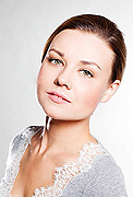 model Malukova Svetlana   
Year of birth 1982   
Height: 165   
Eyes color: green   
Hair color: light brown